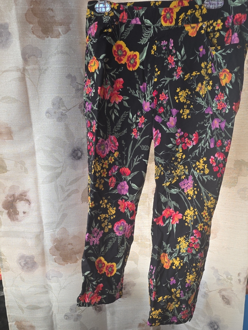 Susan Graver Black Floral Straight-Leg Pull-On Pants Capris Sz 12